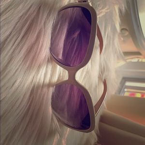 Oscar De La Renta sunglasses